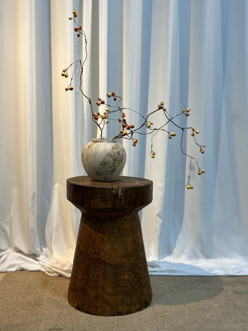 香樟木圆几边桌 侘寂风客厅布置花架  简约复古茶架插画花桶