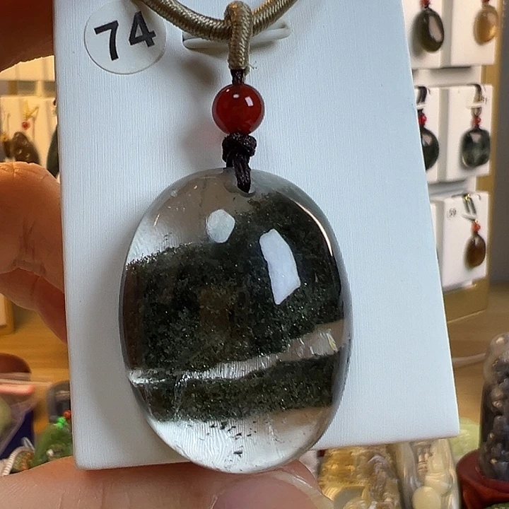 未镶嵌颈饰绿水晶