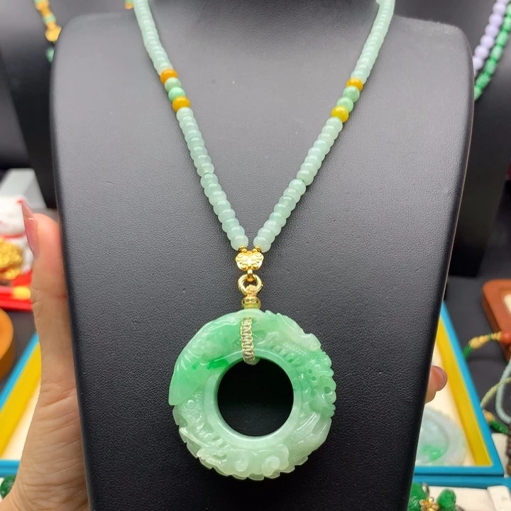 翡翠未镶嵌颈饰翡翠龙扣