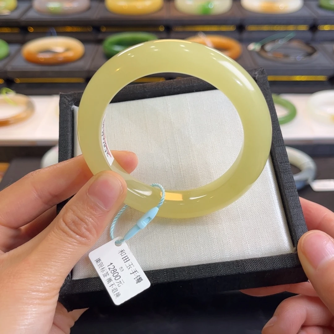 和田玉未镶嵌手镯53 54