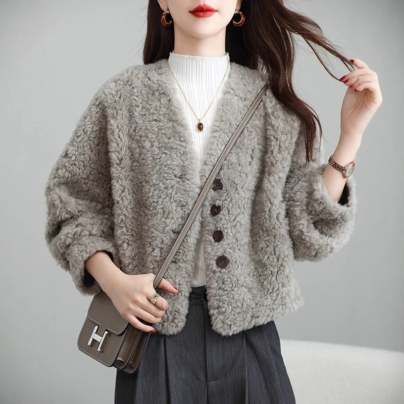设计感轻奢时尚短款羊羔毛外套女2025秋冬新款洋气百搭小个子上衣