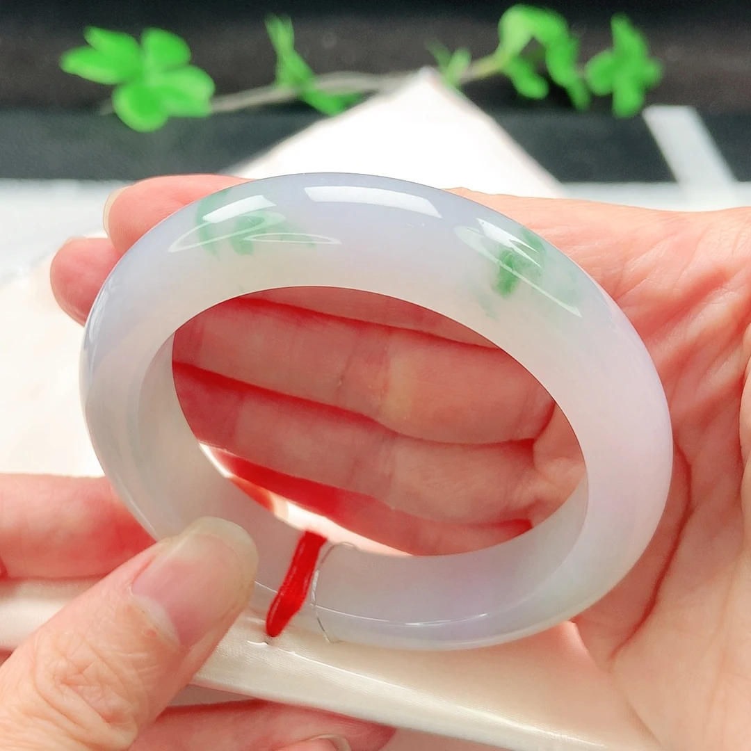 翡翠手镯未镶嵌54圈