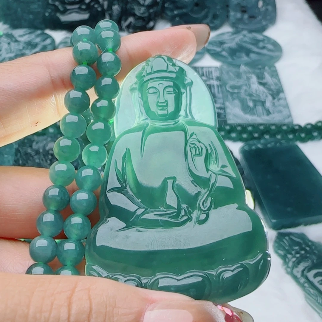 翡翠未镶嵌颈饰多样性发货天然的A货翡翠