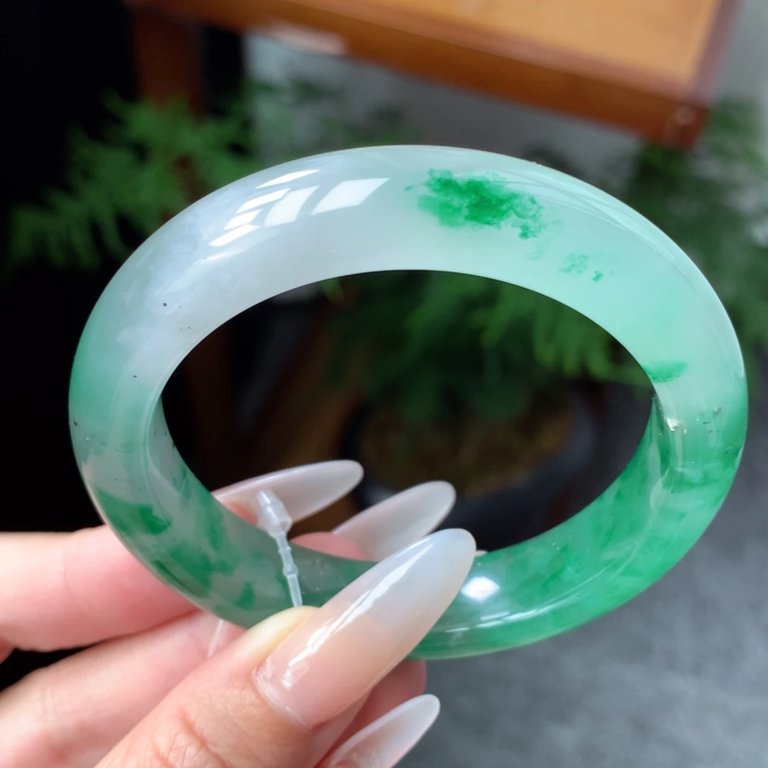 石英质玉未镶嵌手镯