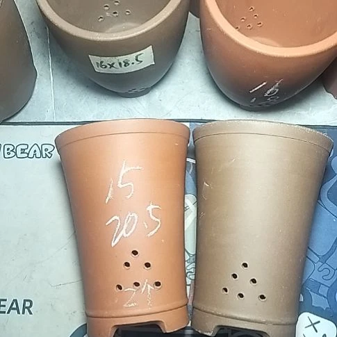 红泥紫泥新品两个花盆微瑕