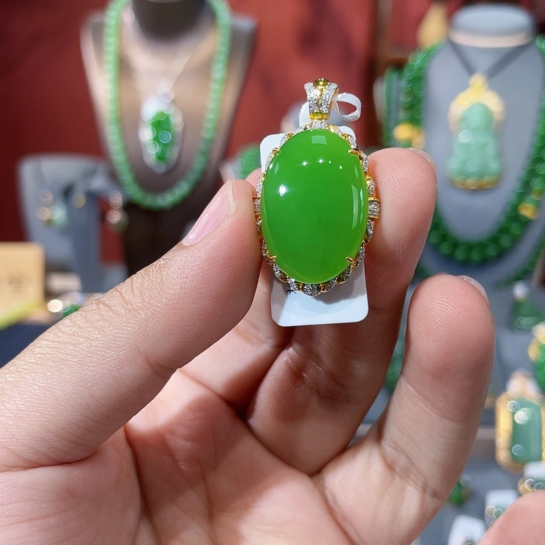 和田玉（碧玉）18K金镶嵌颈饰