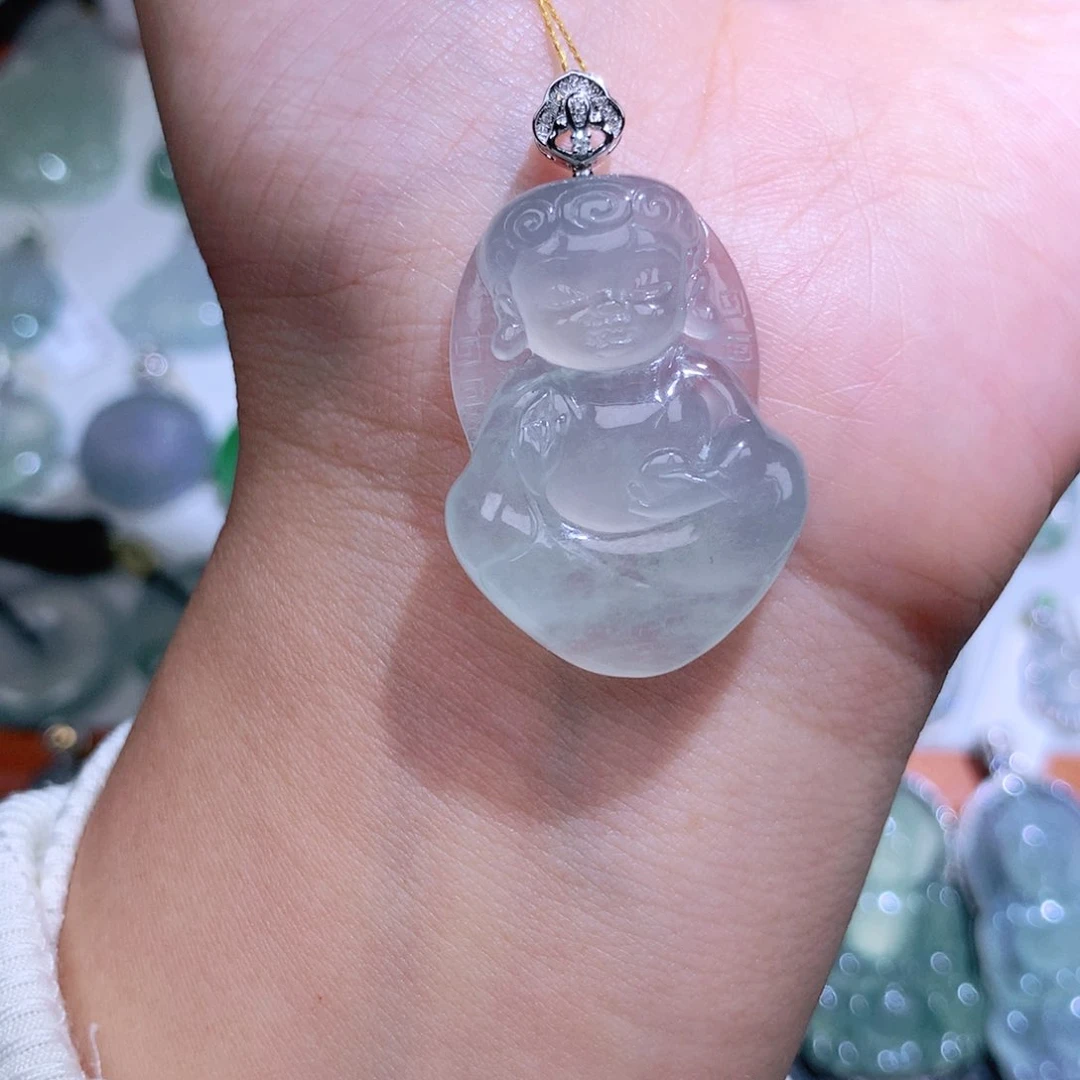 翡翠18K金镶嵌颈饰宝宝观音