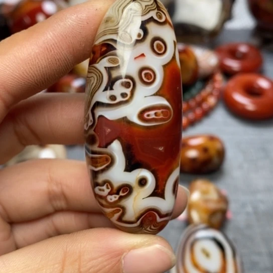玛瑙/玉髓珠宝奇石未镶嵌卐