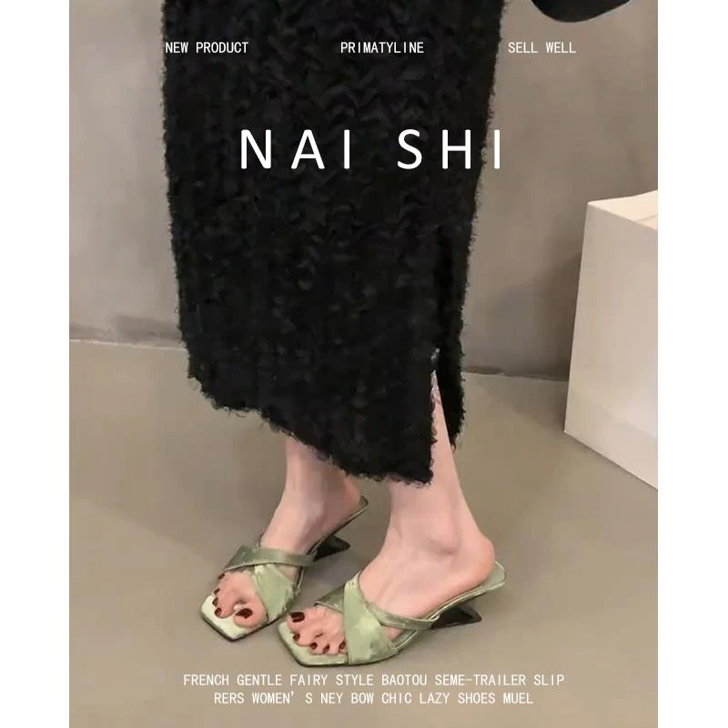 高级感！复古绸缎高跟凉鞋女新中式方头凉拖鞋外穿坡跟一字拖鞋