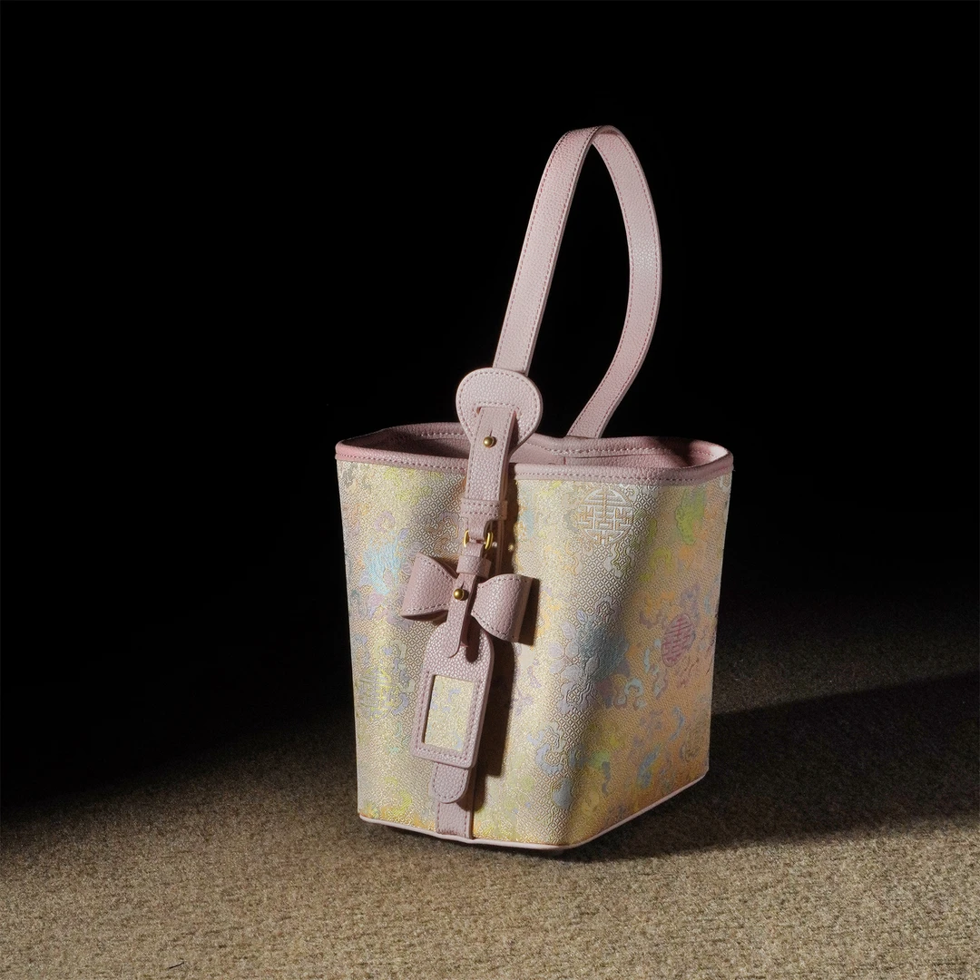 森下新中式非遗宋锦菜篮子2025秋冬alinbb国风手提斜挎牛皮水桶包