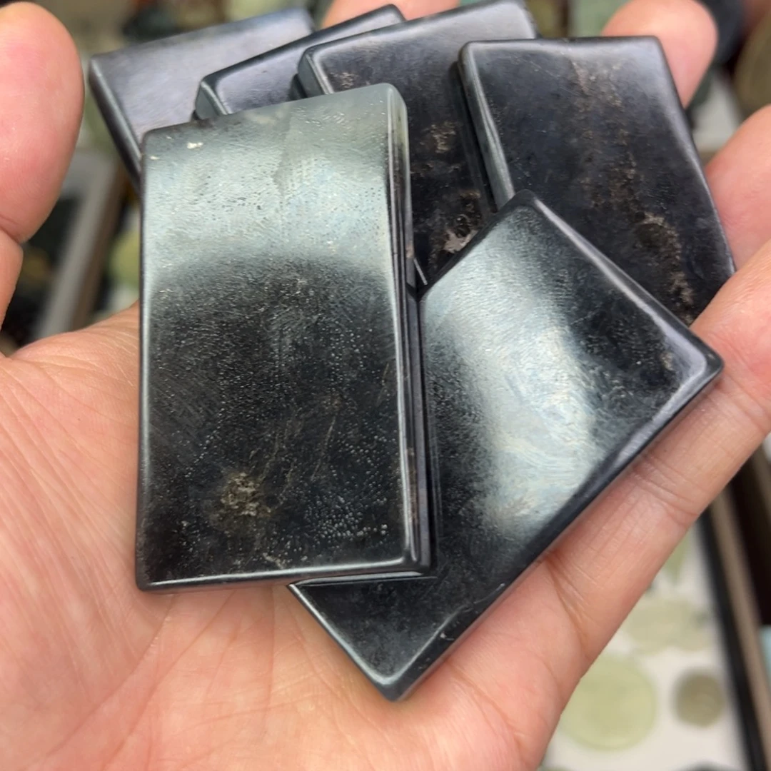 岫玉未镶嵌颈饰单个价20库存十个