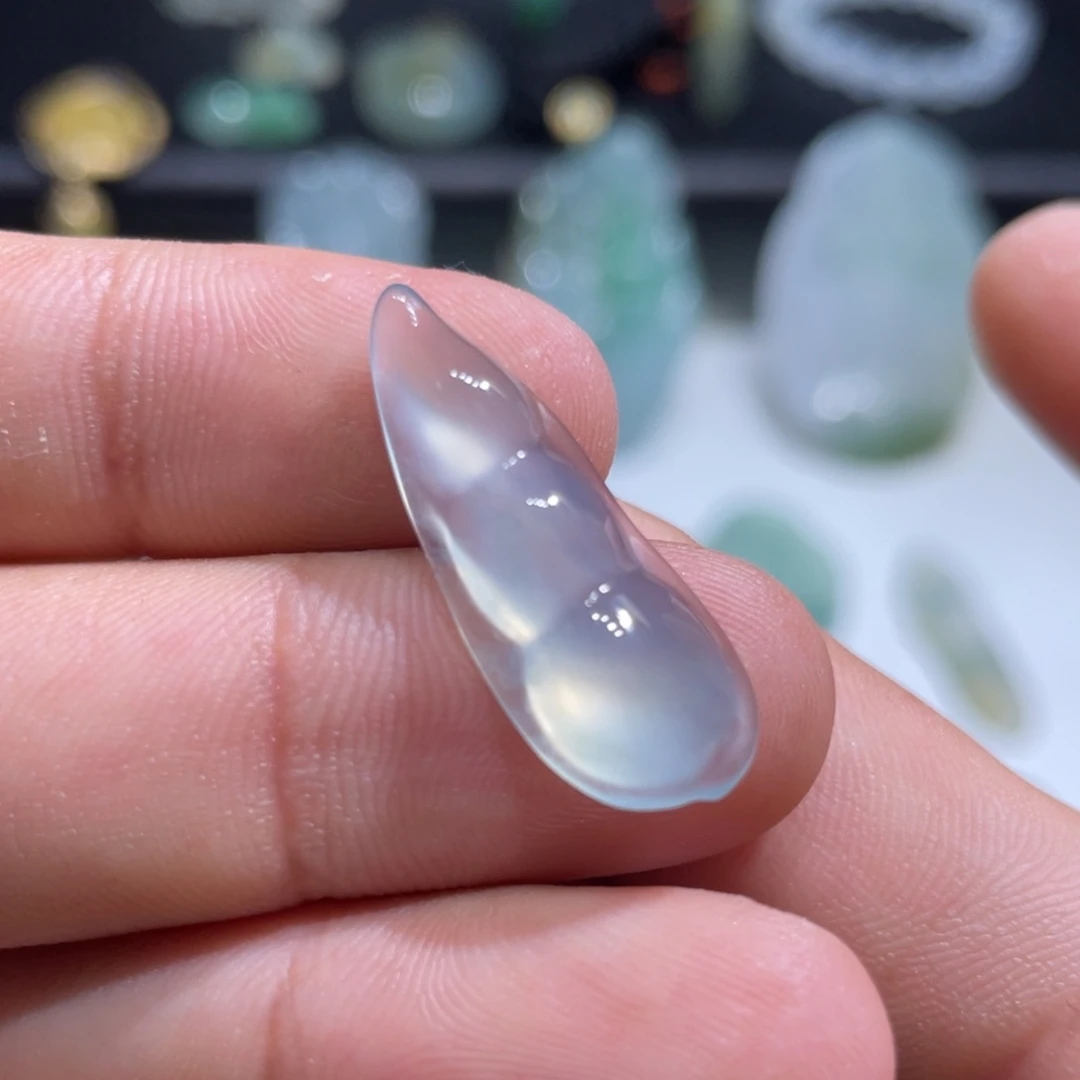 颈饰未镶嵌翡翠豆子