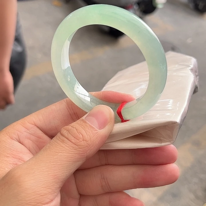 翡翠未镶嵌手镯手镯