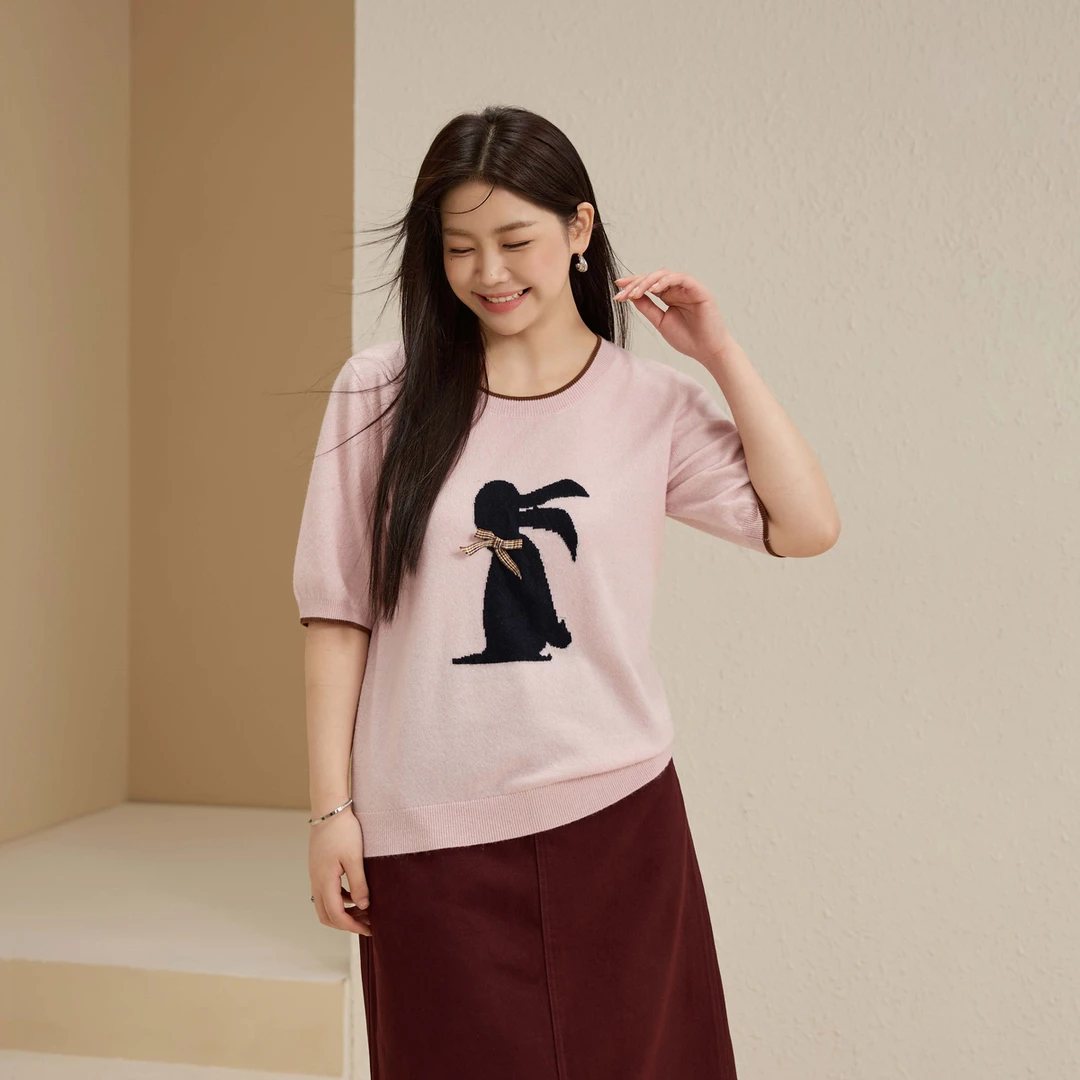 【减龄兔子图案针织衫】纤莉秀大码女装舒适软糯上衣早秋新款QK3993