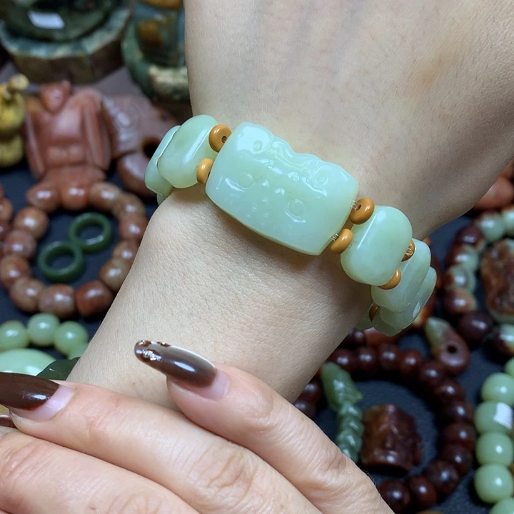 岫岩老玉（透闪石质玉）未镶嵌手链黄白老玉手牌