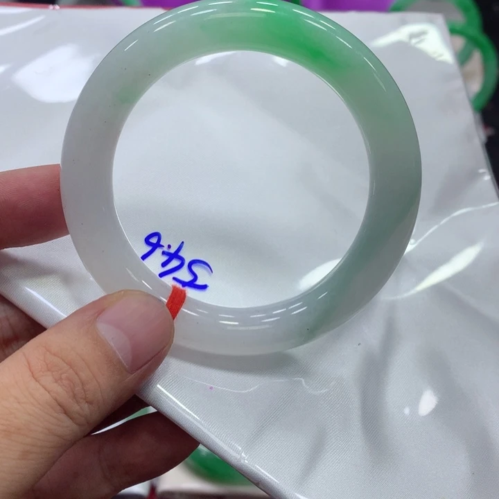 翡翠未镶嵌手镯翡翠