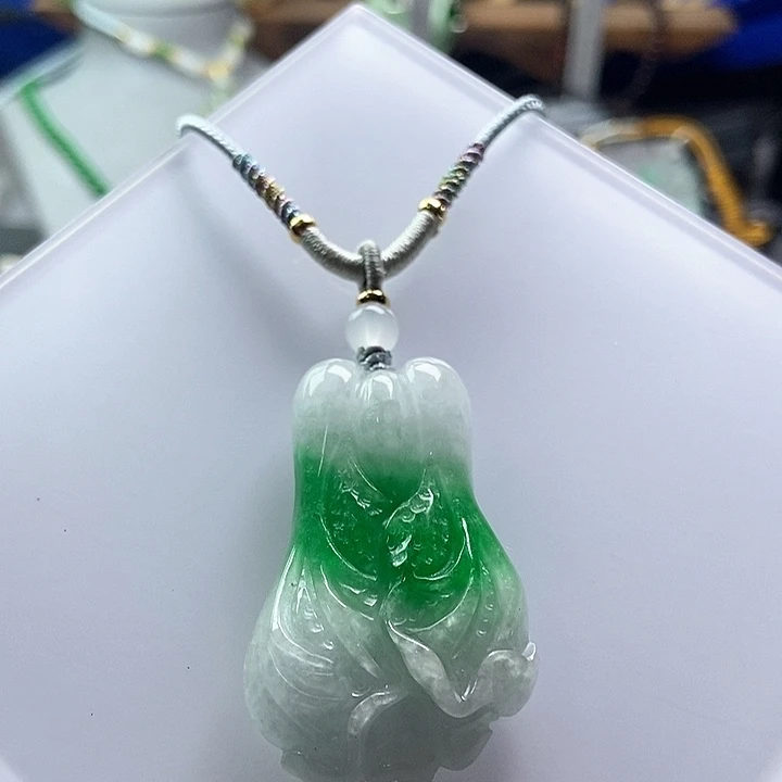 吊坠(赠链)未镶嵌翡翠