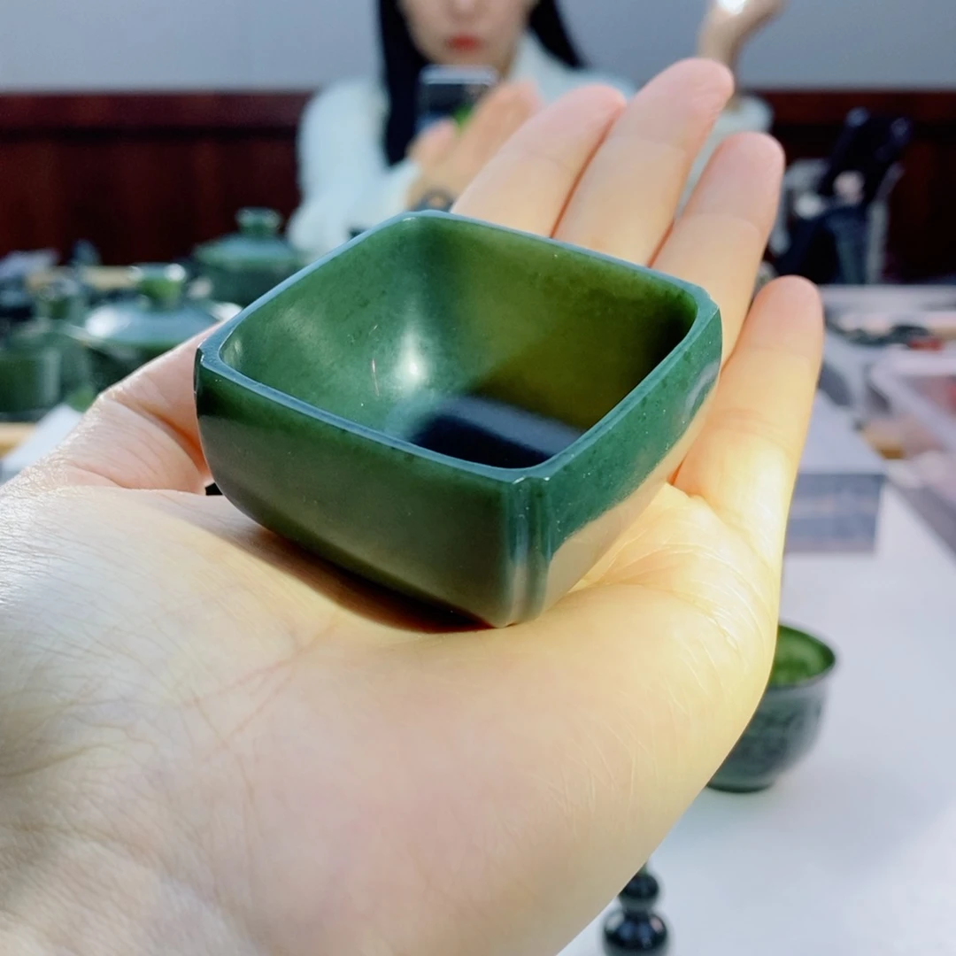 未镶嵌和田玉摆件