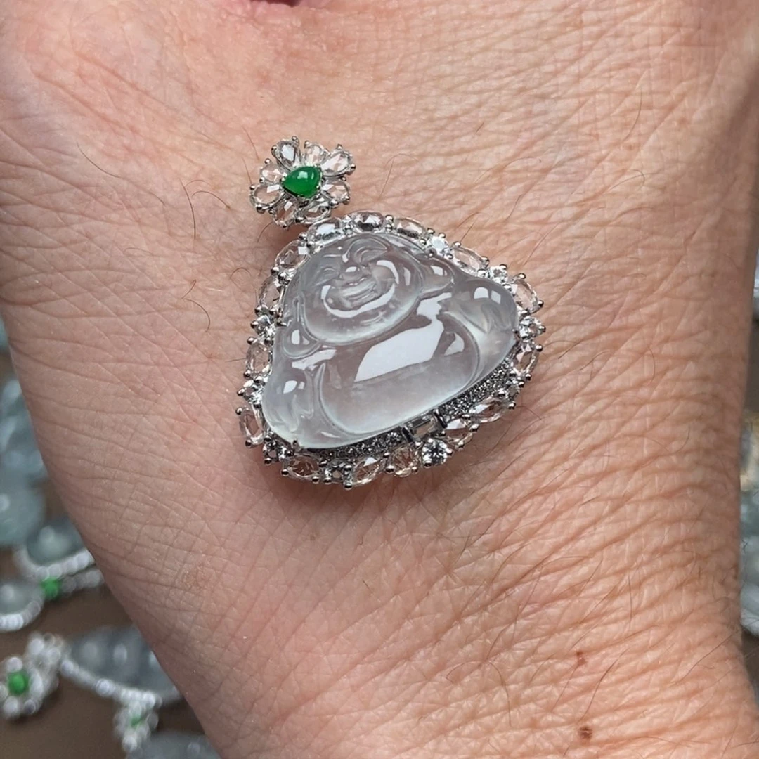 颈饰18K金镶嵌翡翠佛公