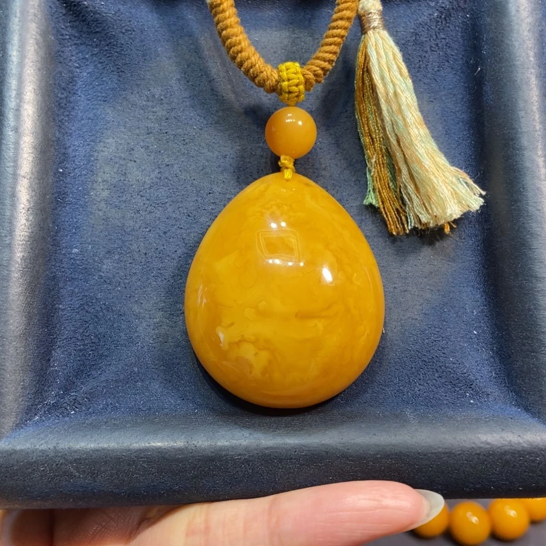 琥珀颈饰未镶嵌蜜蜡