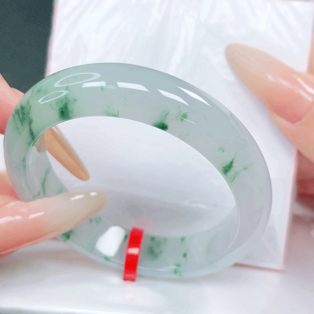 翡翠未镶嵌手镯54贵