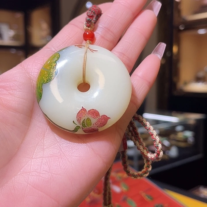 颈饰未镶嵌和田玉平安扣