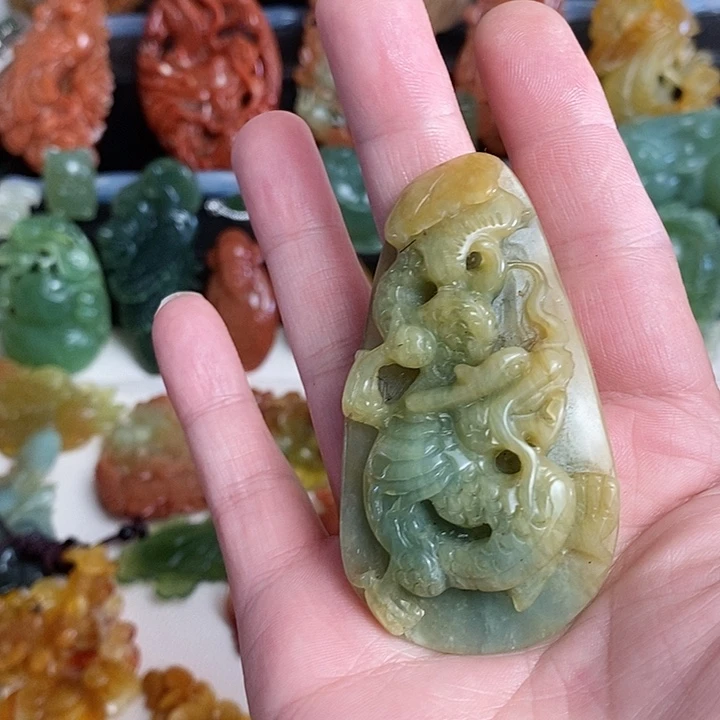 未镶嵌蛇纹石玉颈饰