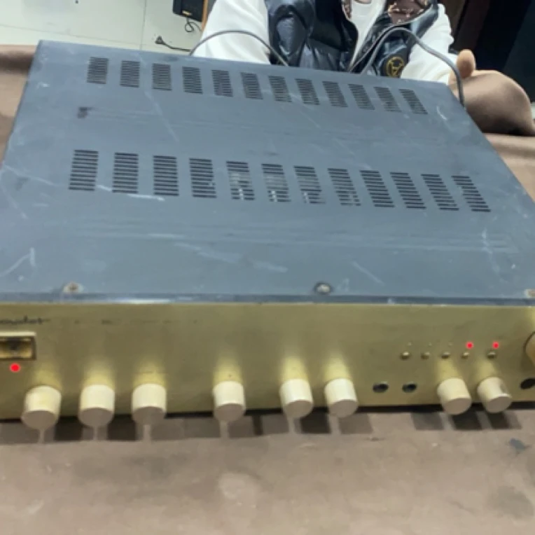 9新  thouder功放机（成色不好）