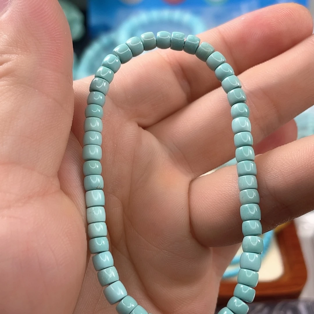 绿松石未镶嵌颈饰