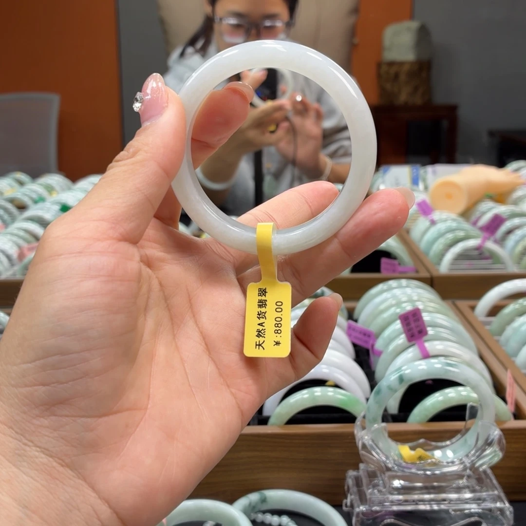 娟***儿翡翠未镶嵌手镯555