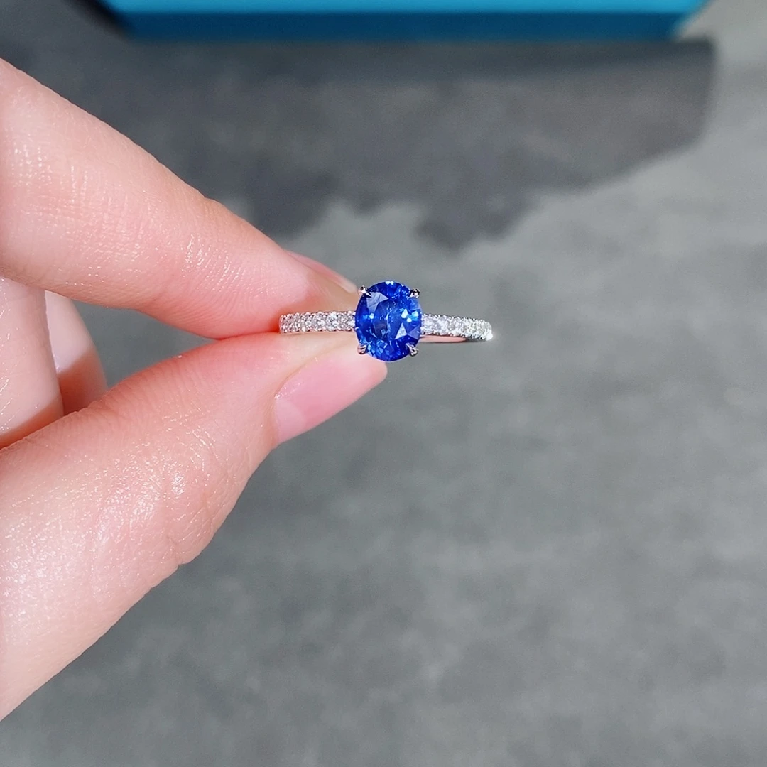 戒指蓝宝石18K金镶嵌0.99ct