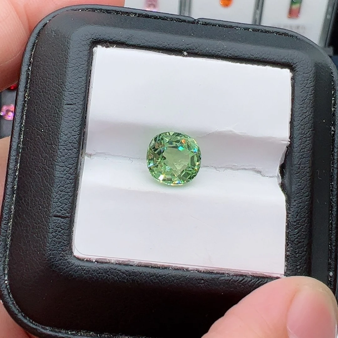绿色碧玺2.92克拉裸石未镶嵌