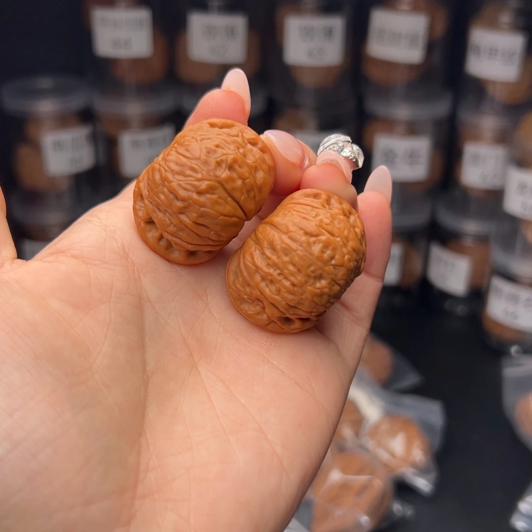 文玩核桃吊坠一**亚