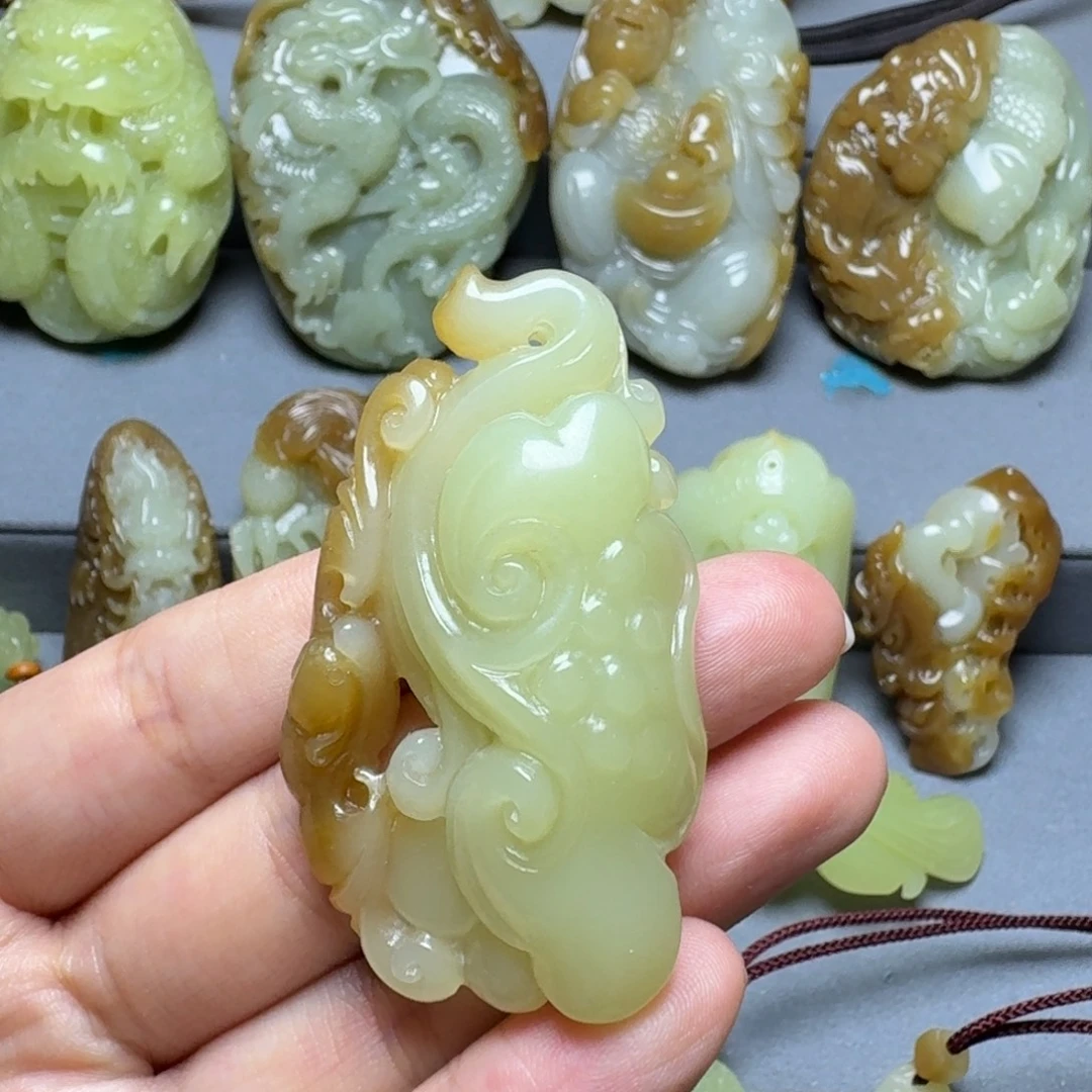 颈饰未镶嵌和田玉