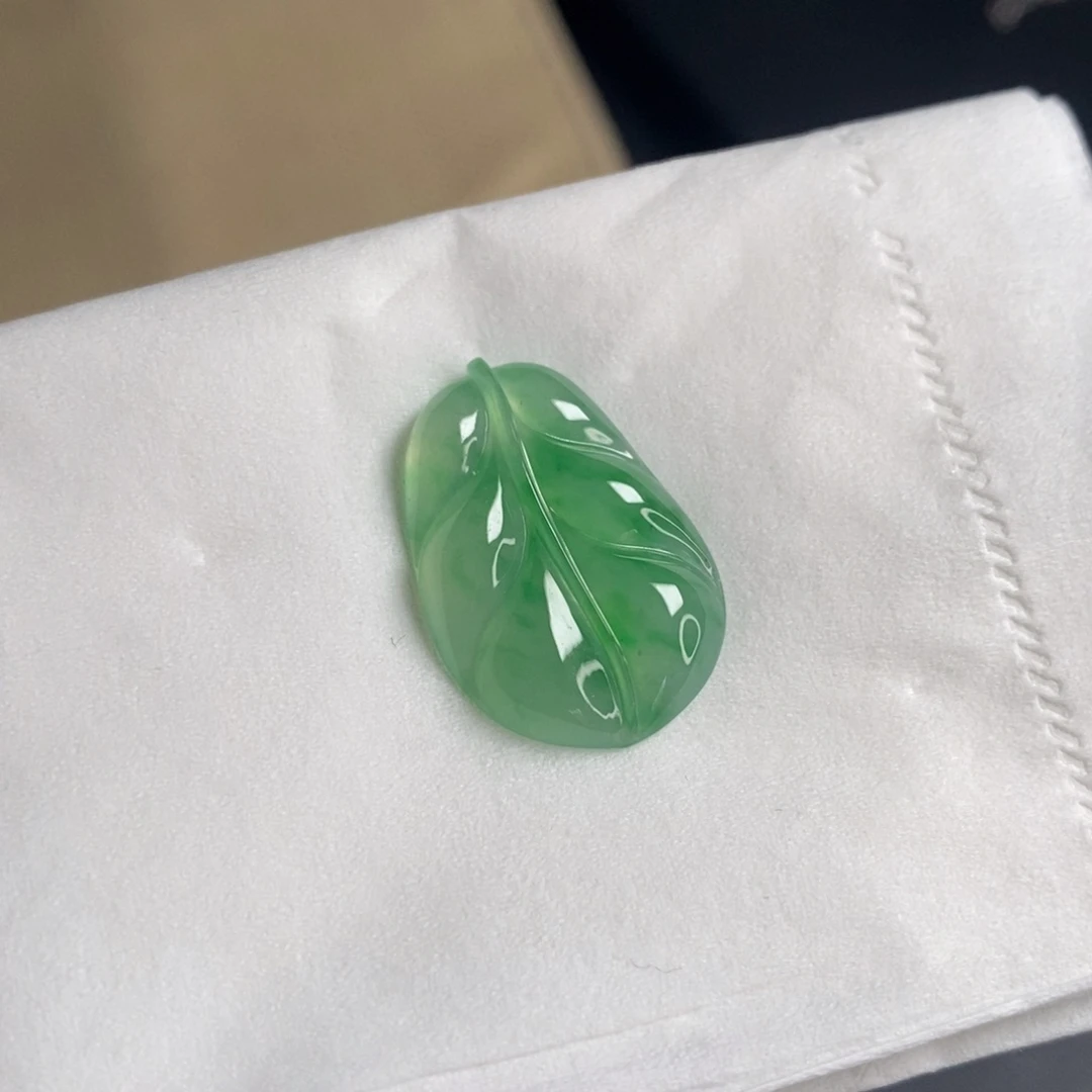 翡翠未镶嵌颈饰芭蕉叶