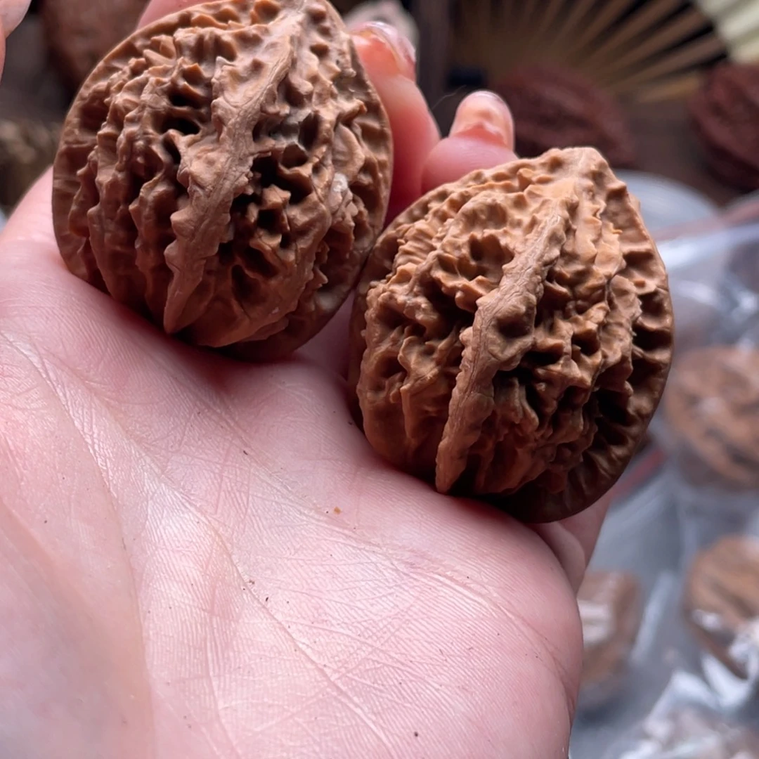 文玩核桃把件楸刀鱼42花皮