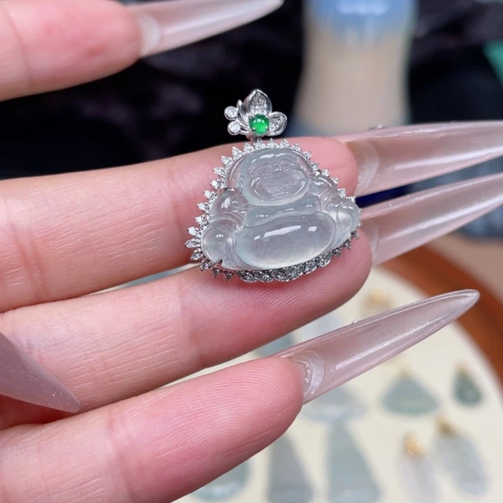 翡翠18K金镶嵌颈饰