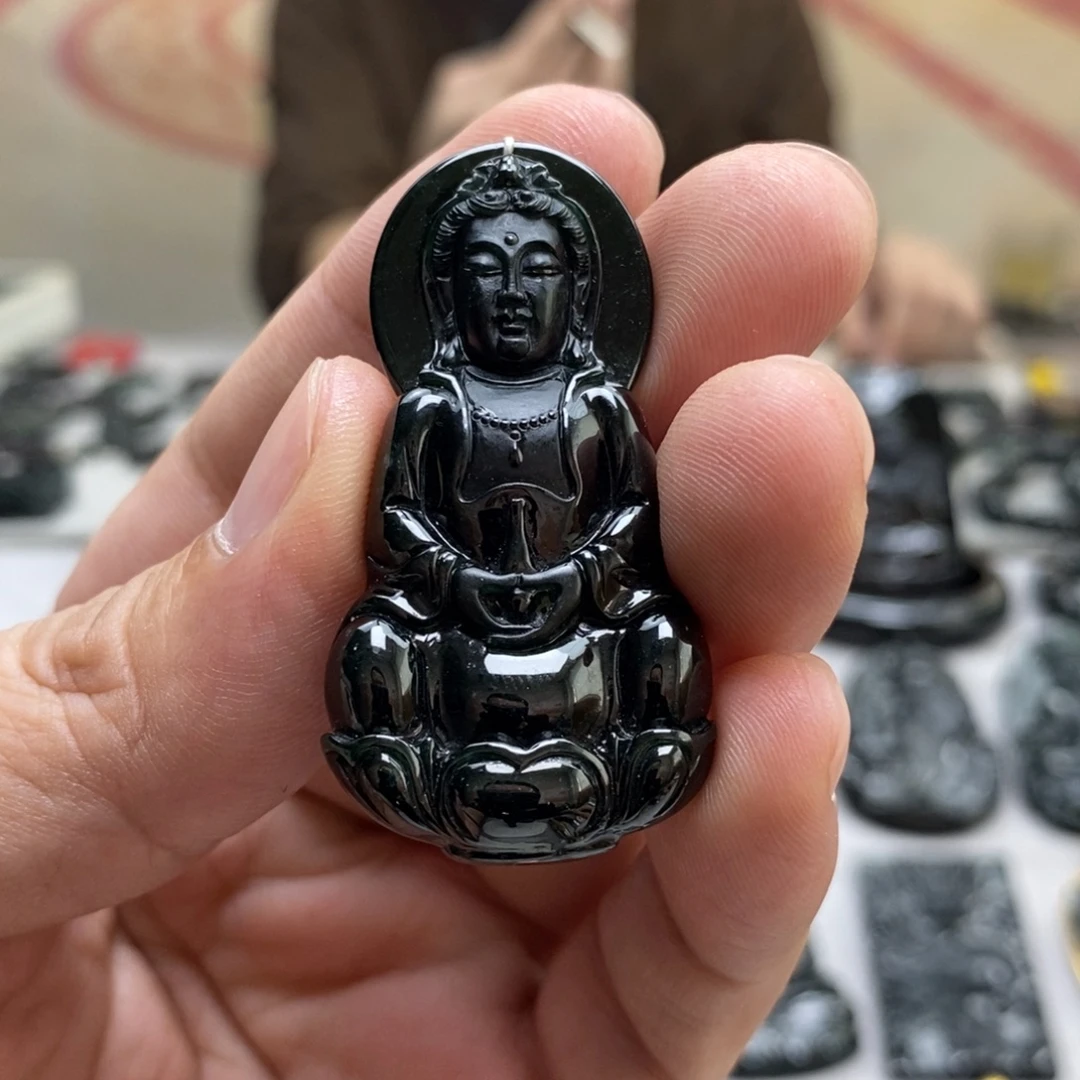 翡翠未镶嵌颈饰观音