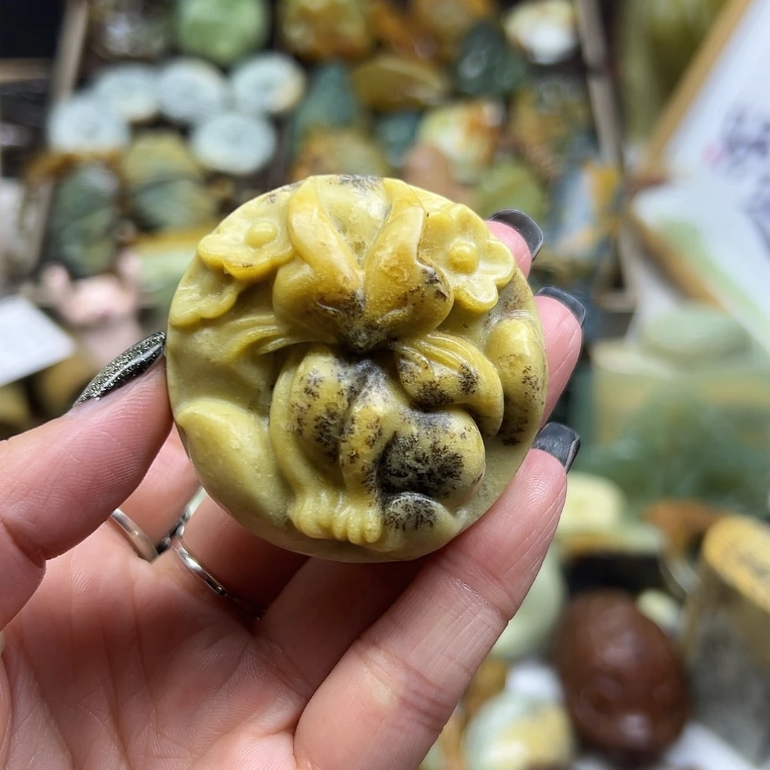 岫玉未镶嵌颈饰花玉水草狐狸