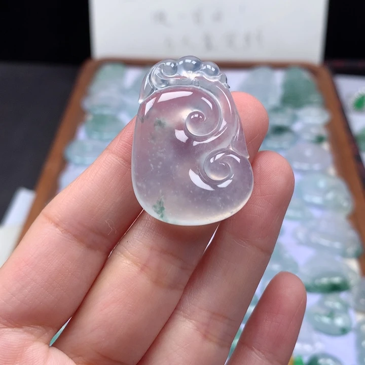 颈饰未镶嵌翡翠高冰飘花大如意