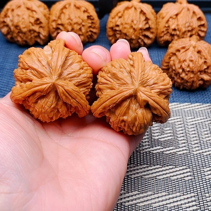 用***7吊坠文玩核桃三棱