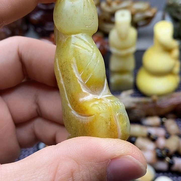 未镶嵌蛇纹石玉颈饰