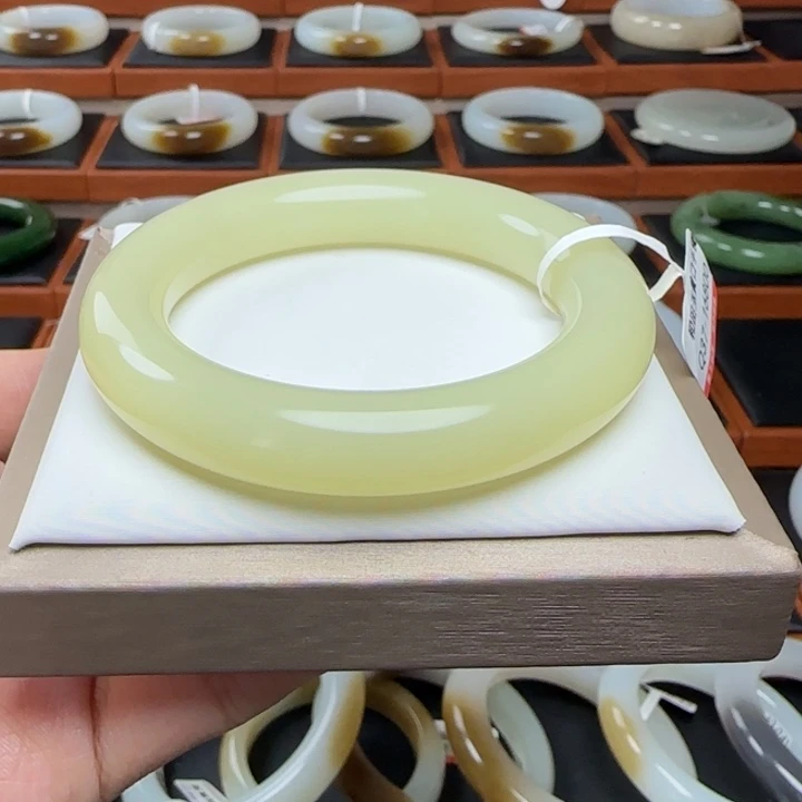 和田玉（黄玉）手镯未镶嵌