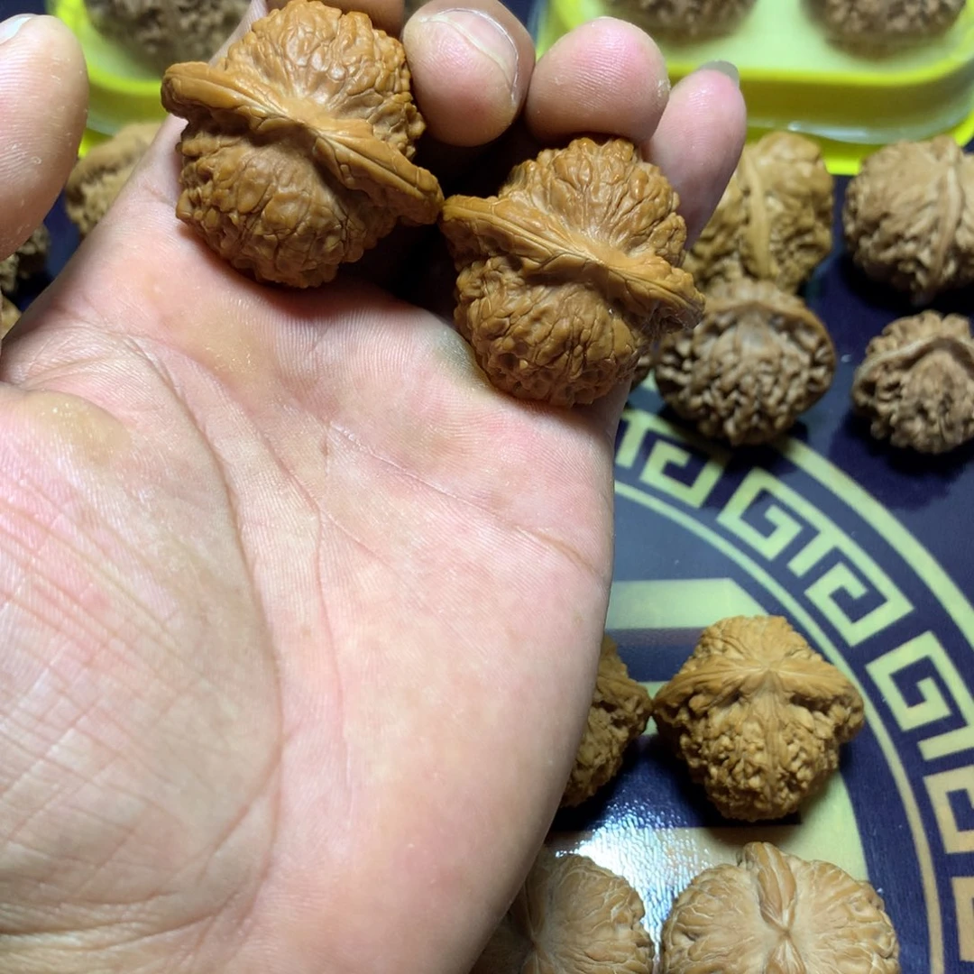 吊坠文玩核桃血麒麟40