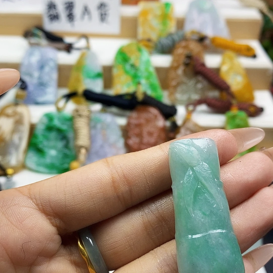 定制翡翠未镶嵌翡翠