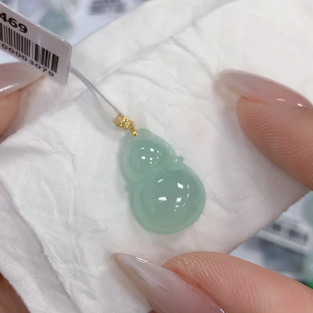 颈饰18K金镶嵌翡翠