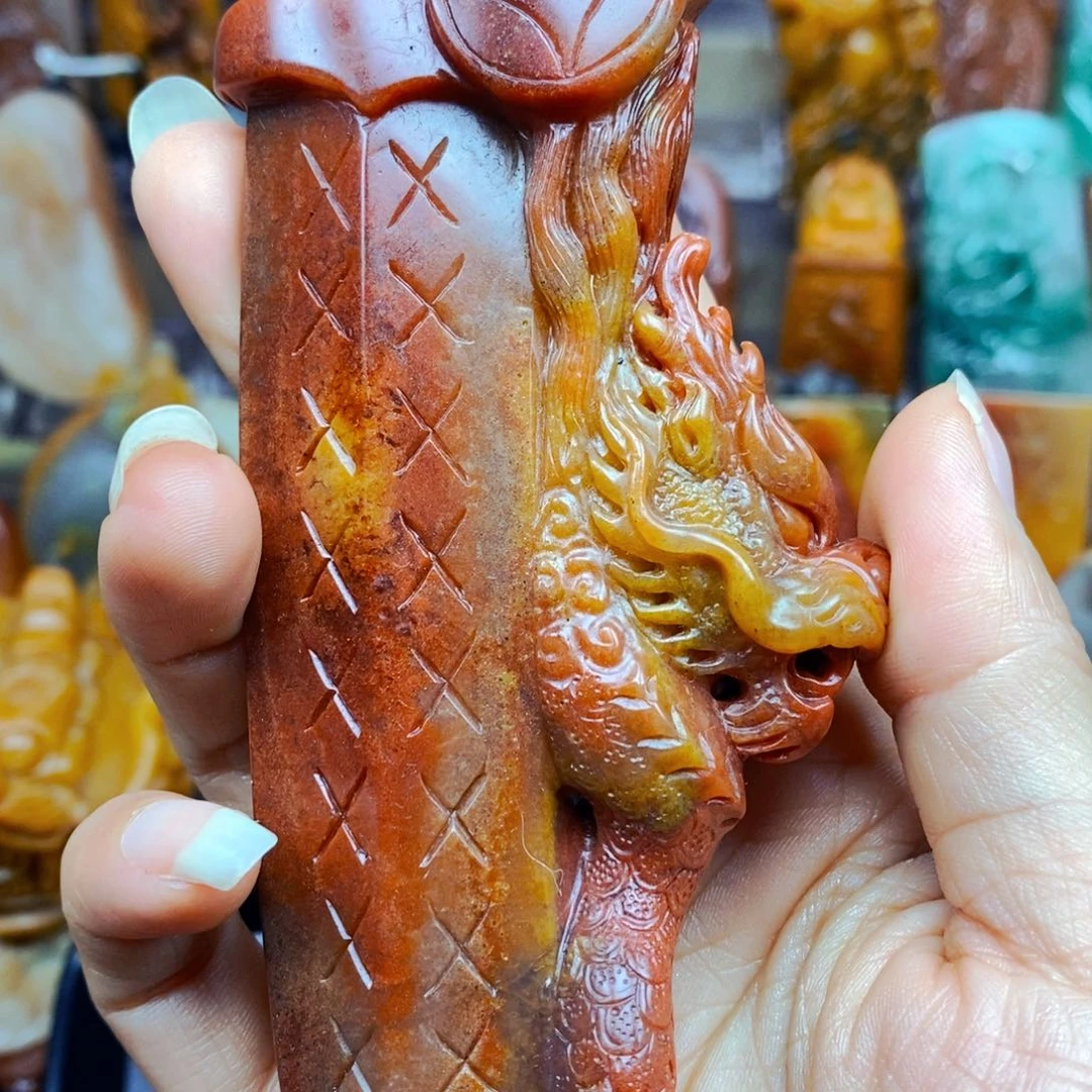 石英质玉（黄龙玉）未镶嵌颈饰