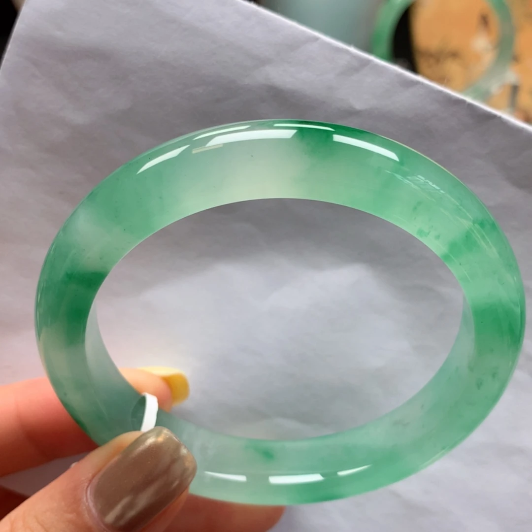 【闪购商品】石英质玉手镯未镶嵌唯****）