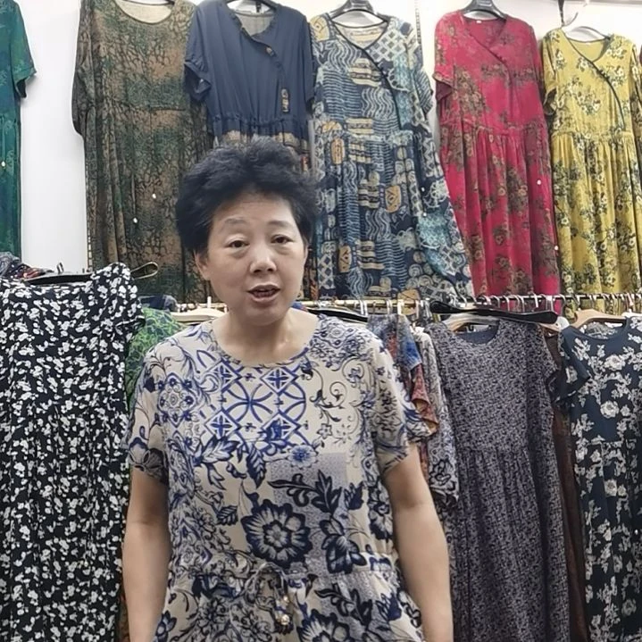 套头4x连衣裙青花瓷浅色连衣裙抽绳