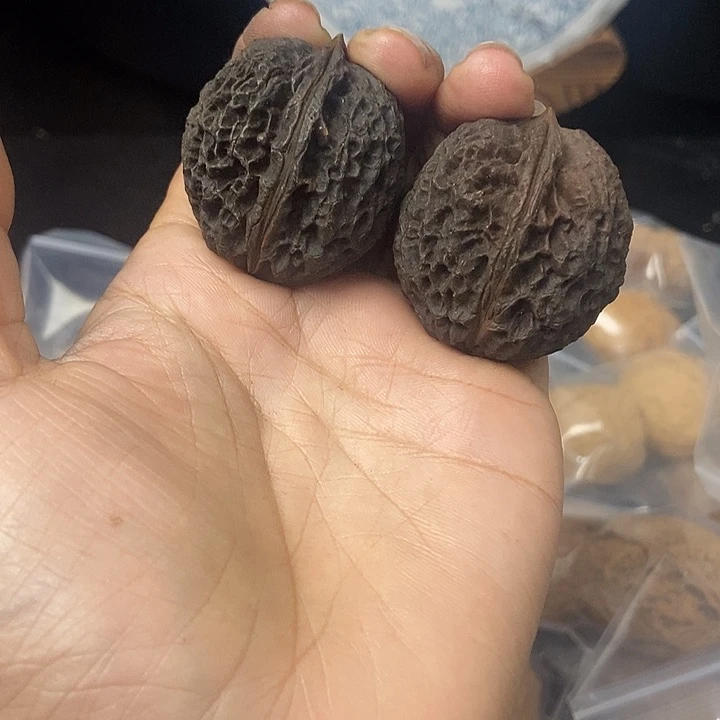 把件文玩核桃云南铁核桃基地81
